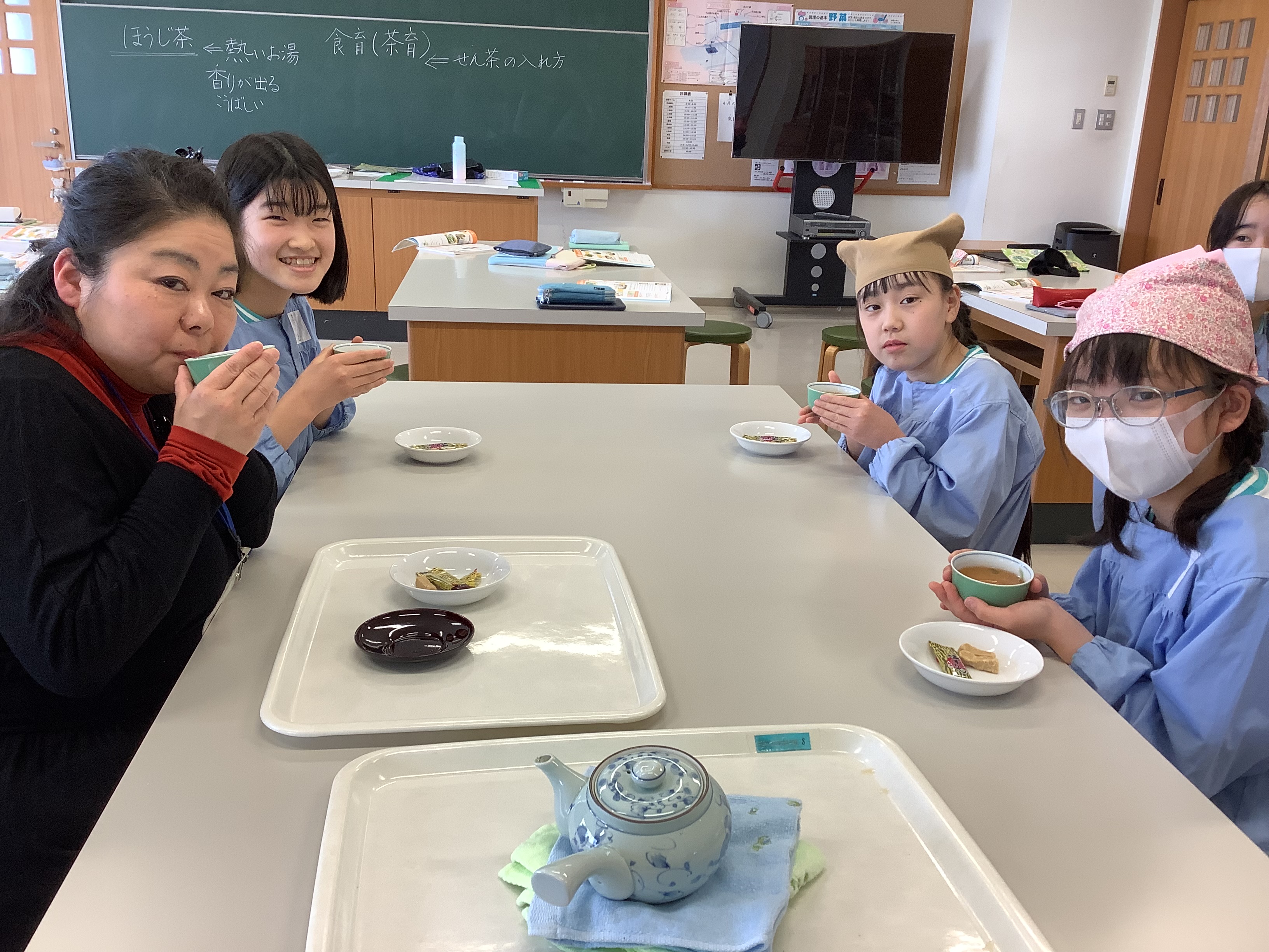 5年生 お茶の実習【家庭科】 の投稿