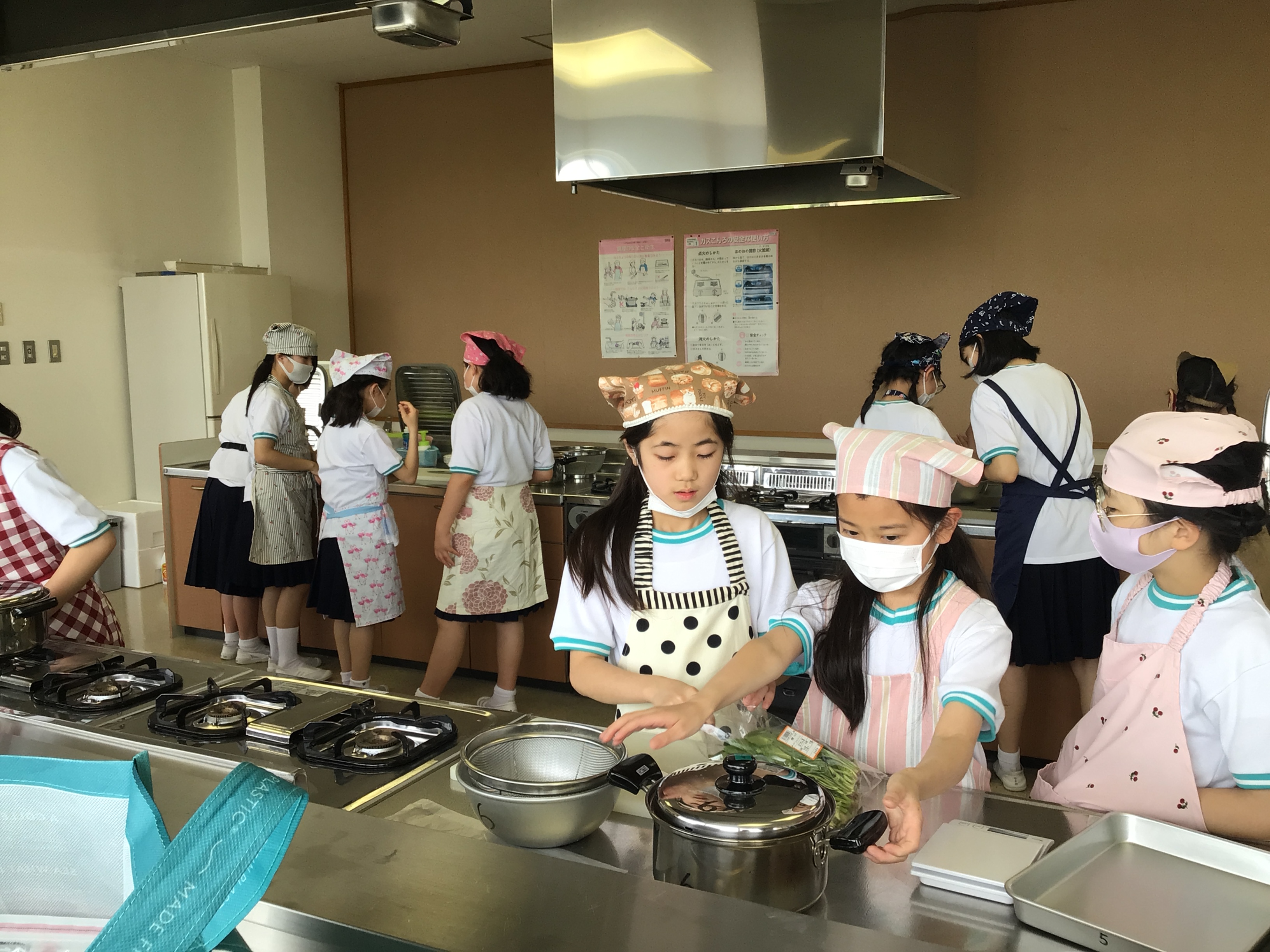 5月14日（水）5年生一クラス目 調理実習 の投稿